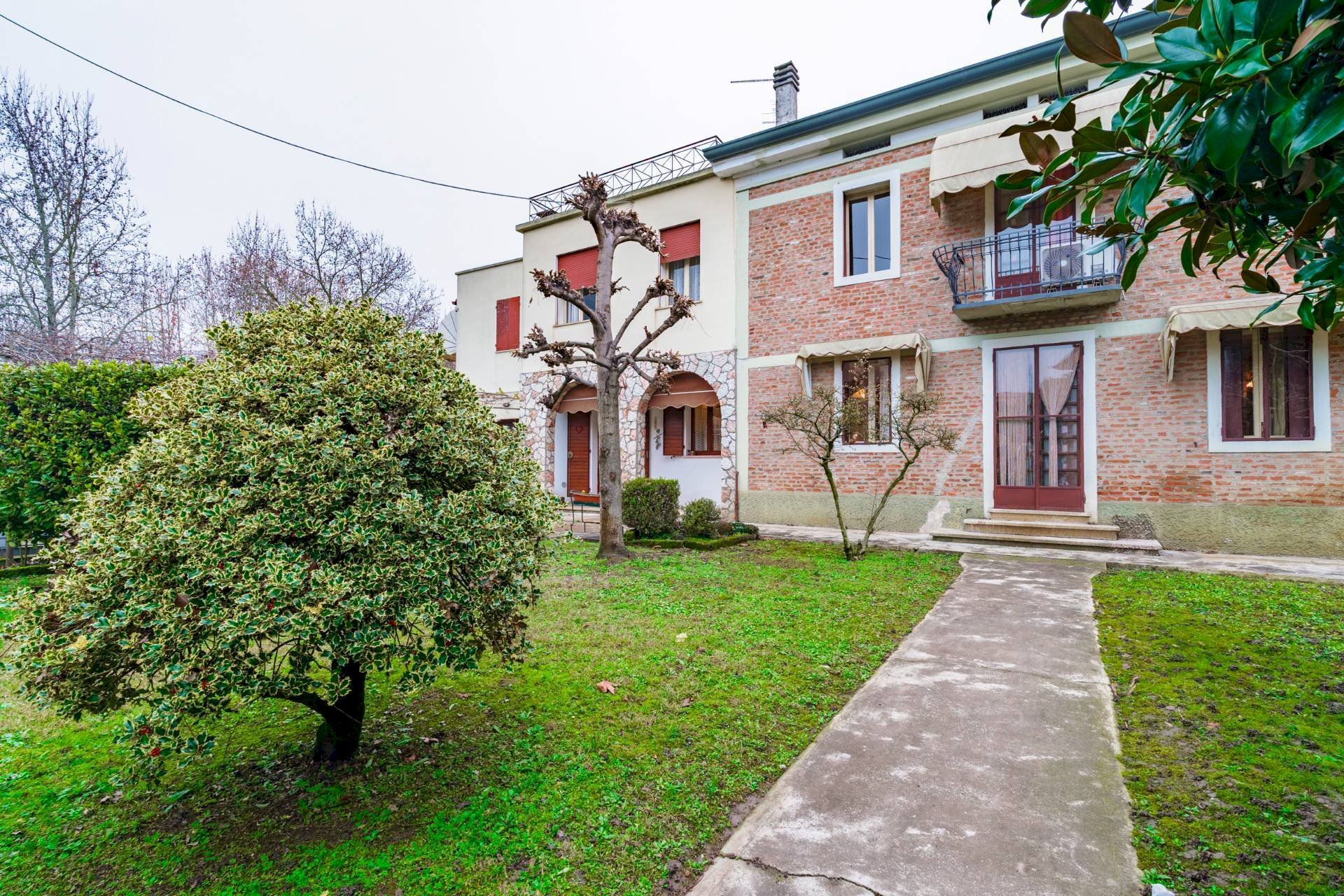 Foto 2 - Casa indipendente Via Albero
22, Legnago - foto 2