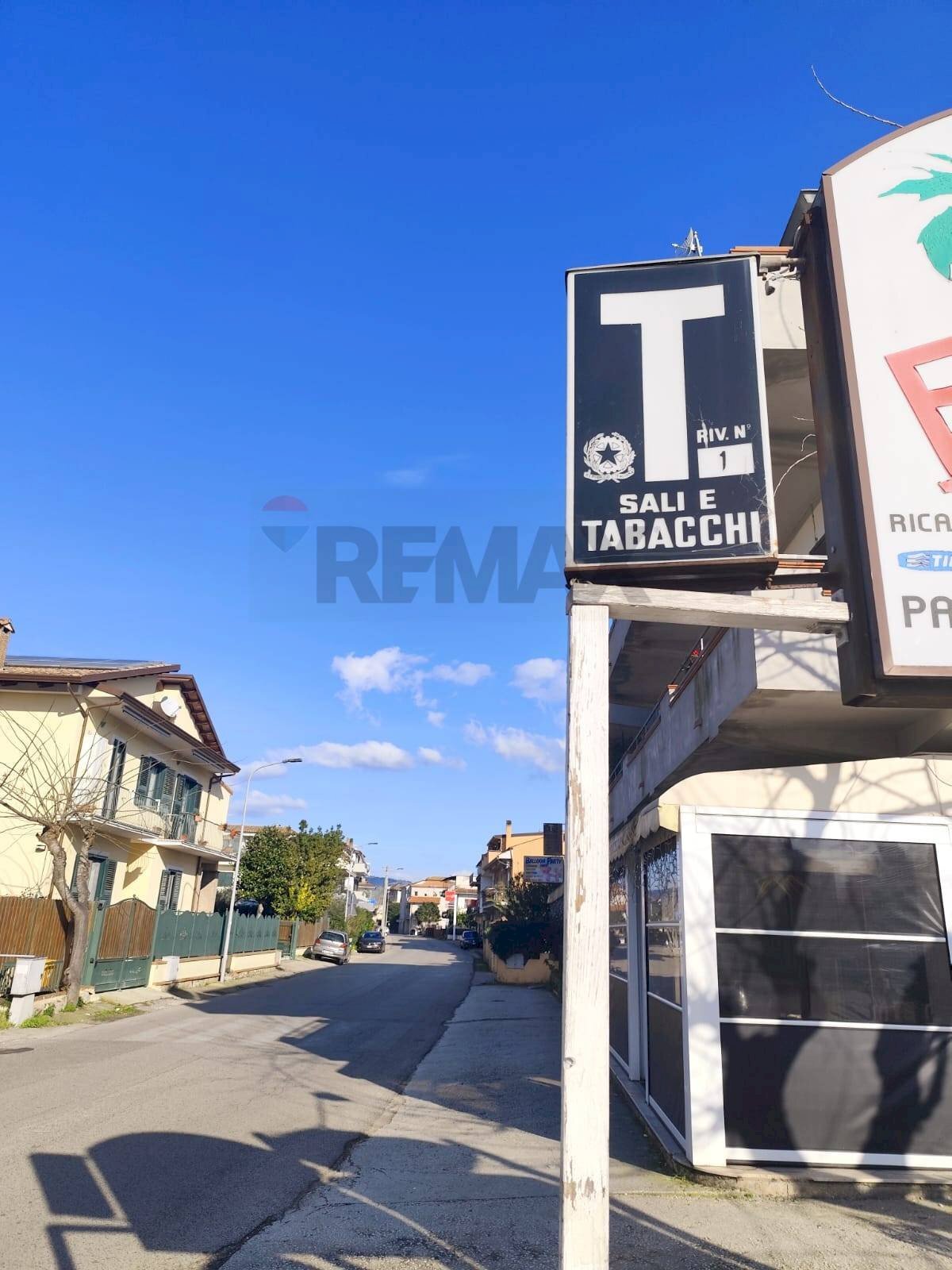 Edificio all\'aperto - Commercial Activity Via Francesco Baracca
 
657, Santi Cosma e Damiano - photo 3