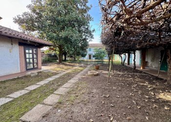 Giardino - Rustico VIA GERVASUTTA
 
55, Udine - foto 2