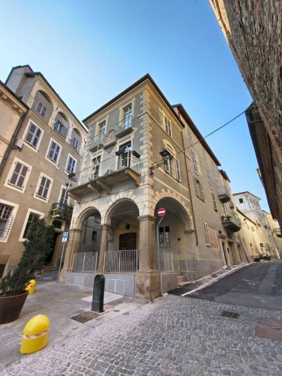 Facciata - Trilocale via San Pio V, Mondovì - foto 1