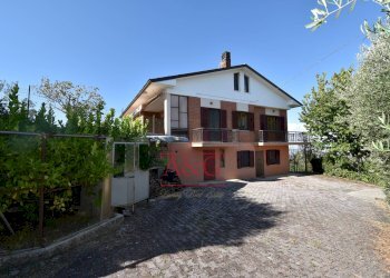 Foto 7 - Rustico Contrada Santa Maria Maddalena
 
5, Sant'Angelo in Pontano - foto 7