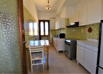 Foto 2 - Trilocale via domenico sbarra
 
16, Montefortino - foto 2