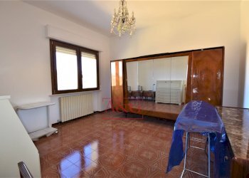 Foto 7 - Trilocale via domenico sbarra
 
16, Montefortino - foto 7