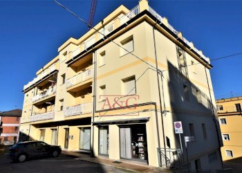 Foto 16 - Trilocale via domenico sbarra
 
16, Montefortino - foto 16