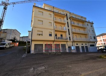 Foto 17 - Trilocale via domenico sbarra
 
16, Montefortino - foto 17