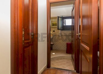 Hall / corridoio - Villa via tolmezzo
 
22, Acireale - foto 35