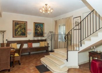 Scale - Villa via tolmezzo
 
22, Acireale - foto 41