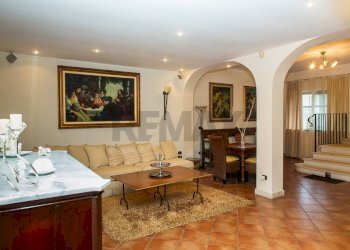 Soggiorno - Villa via tolmezzo
 
22, Acireale - foto 43
