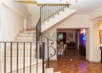 Scale - Villa via tolmezzo
 
22, Acireale - foto 46