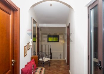 Hall / corridoio - Villa via tolmezzo
 
22, Acireale - foto 47