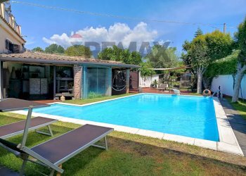 Piscina - Villa via tolmezzo
 
22, Acireale - foto 1