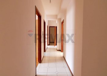 Hall / corridoio - Quadrilocale Via Sciarelle
 
170, Acireale - foto 3