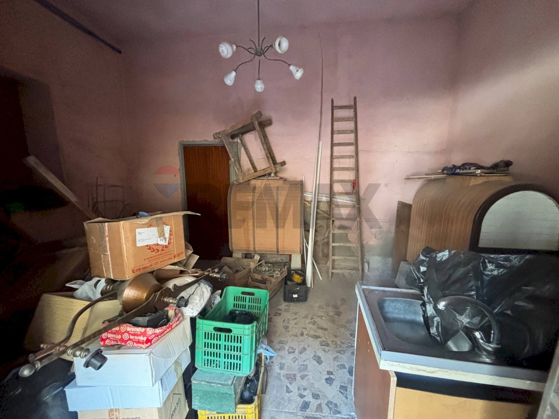 Dispensa di stoccaggio - Casa indipendente via fabio filzi
64, Pietraperzia - foto 3