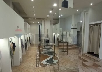 Foto 5 - Commercial Premises Via Circonvallazione
 
288/A, Caltagirone - photo 5