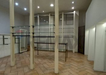 Foto 11 - Commercial Premises Via Circonvallazione
 
288/A, Caltagirone - photo 11