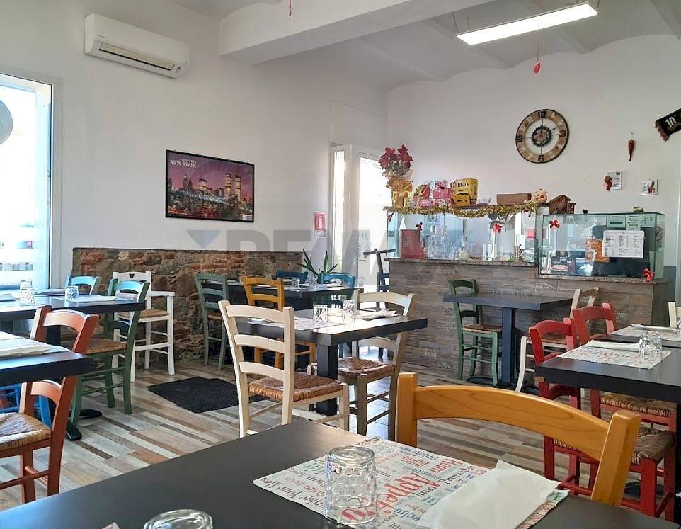 Sala da pranzo - Locale Commerciale Via Del Torrente
 
39, Cavriglia - foto 1