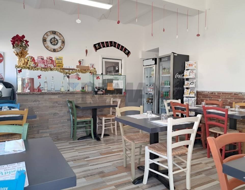 Sala da pranzo - Locale Commerciale Via Del Torrente
 
39, Cavriglia - foto 3