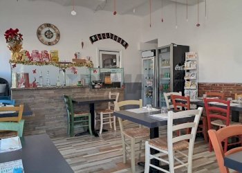 Sala da pranzo - Locale Commerciale Via Del Torrente
 
39, Cavriglia - foto 2