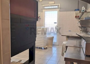 Cucina - Locale Commerciale Via Del Torrente
 
39, Cavriglia - foto 6