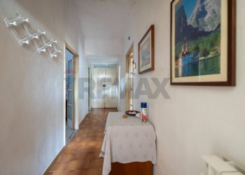 Hall / corridoio - Appartamento CORSO MAZZINI
 
13, Arcevia - foto 16