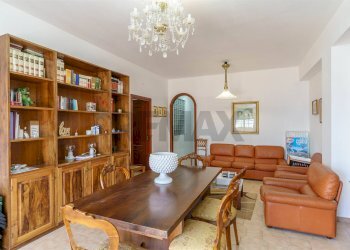 Sala da pranzo - Appartamento via Della Repubblica
 
50, Pedara - foto 7