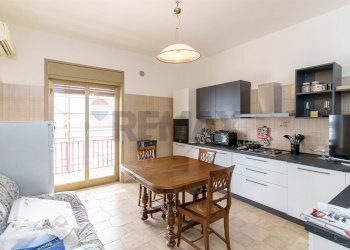 Cucina - Appartamento via Della Repubblica
 
50, Pedara - foto 14