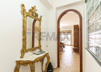 Hall / corridoio - Appartamento via Della Repubblica
 
50, Pedara - foto 36