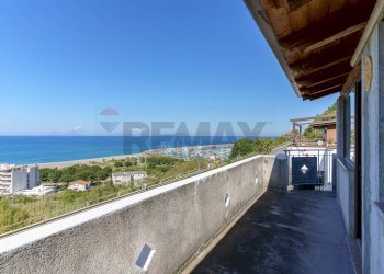 Balcone - Three-room apartment via nazionale messina
 
42, Capo d'Orlando - photo 2