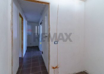Hall / corridoio - Three-room apartment via nazionale messina
 
42, Capo d'Orlando - photo 11