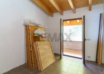 Hall / corridoio - Three-room apartment via nazionale messina
 
42, Capo d'Orlando - photo 16