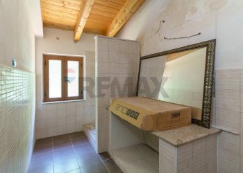 Bagno - Three-room apartment via nazionale messina
 
42, Capo d'Orlando - photo 22