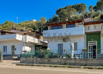 Casa all\'aperto - Three-room apartment via nazionale messina
 
42, Capo d'Orlando - photo 47