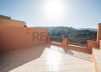 Terrazza - Quadrilocale via Cappuccini
 
sn, San Marco D'Alunzio - foto 2