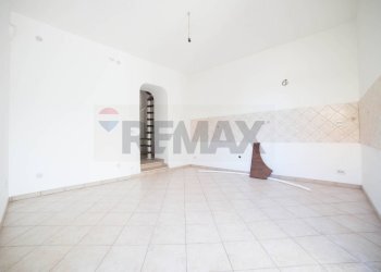 Stanza vuota - Quadrilocale via Cappuccini
 
sn, San Marco D'Alunzio - foto 10