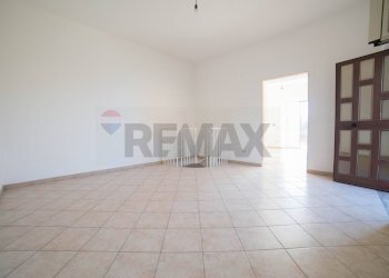 Stanza vuota - Quadrilocale via Cappuccini
 
sn, San Marco D'Alunzio - foto 17