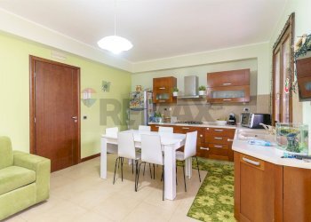 Sala da pranzo - Villa via Giacomo Leopardi
 
2, Viagrande - foto 4