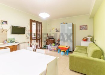 Sala da pranzo - Villa via Giacomo Leopardi
 
2, Viagrande - foto 6