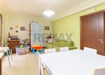 Sala da pranzo - Villa via Giacomo Leopardi
 
2, Viagrande - foto 7