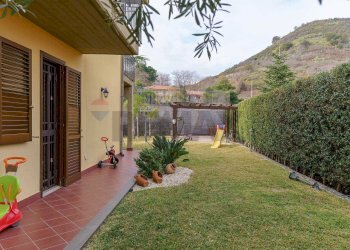 Giardino - Villa via Giacomo Leopardi
 
2, Viagrande - foto 13