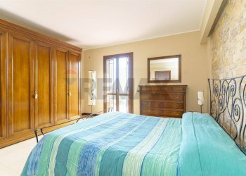 Camera / camera da letto - Villa via Giacomo Leopardi
 
2, Viagrande - foto 28