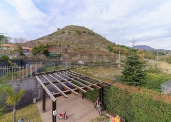 Vista delle montagne - Villa via Giacomo Leopardi
 
2, Viagrande - foto 34