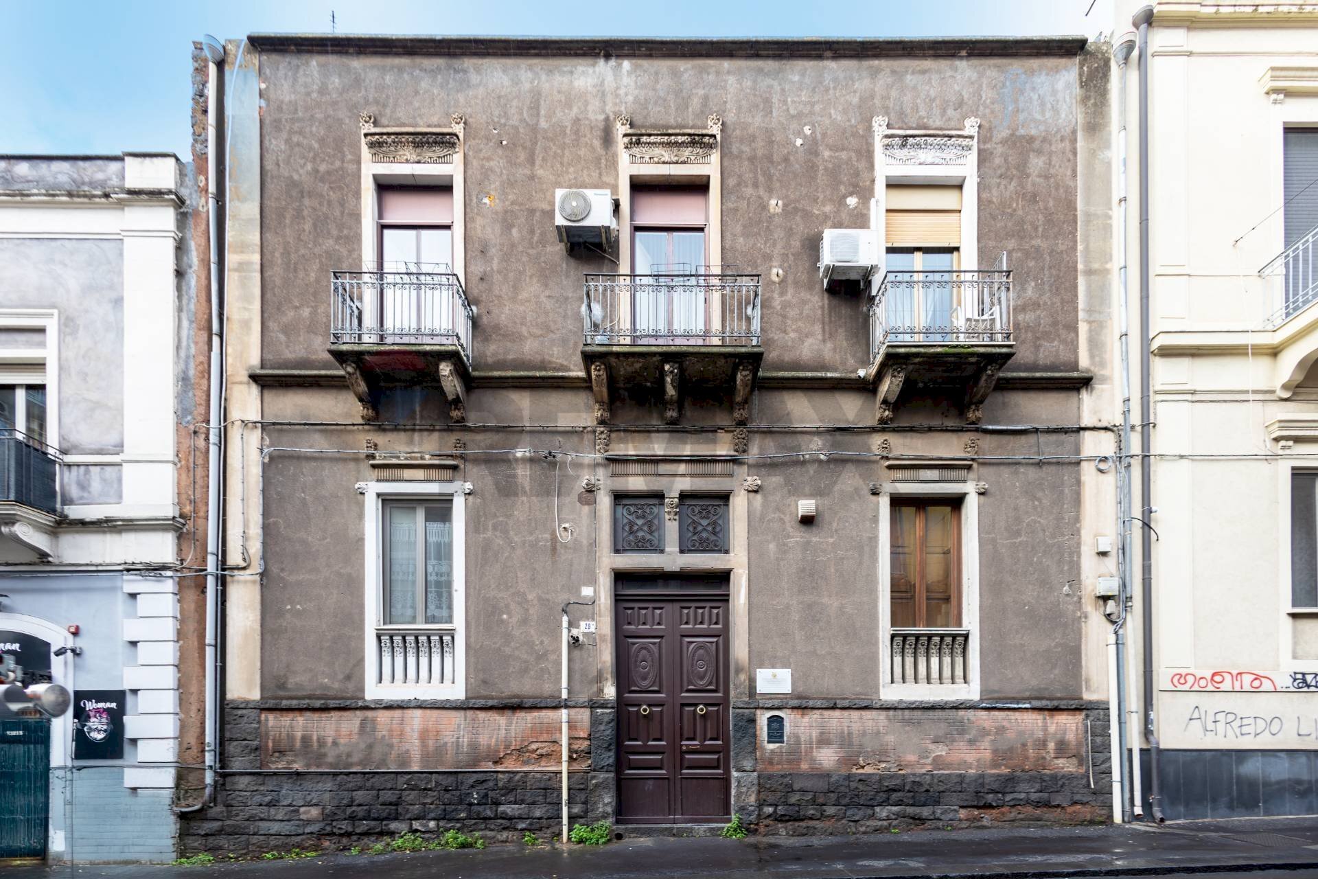 Edificio all\'aperto - Appartamento Via Vittorio Emanuele Orlando
 
29, Catania - foto 2