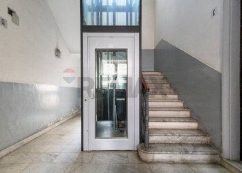 Scale - Appartamento Via Vittorio Emanuele Orlando
 
29, Catania - foto 3