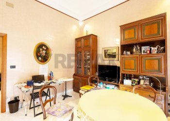 Sala da pranzo - Appartamento Via Vittorio Emanuele Orlando
 
29, Catania - foto 9