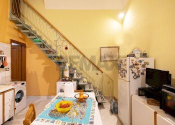 Sala da pranzo - Appartamento Via Vittorio Emanuele Orlando
 
29, Catania - foto 13