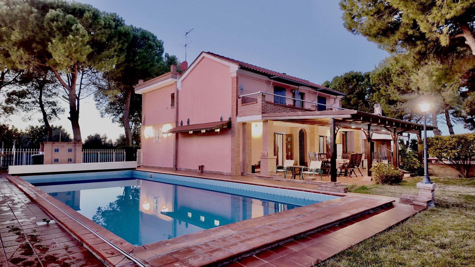 Piscina - Villa Montemarciano - photo 1