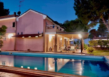 Piscina - Villa Montemarciano - foto 6