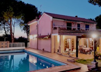 Piscina - Villa Montemarciano - foto 8