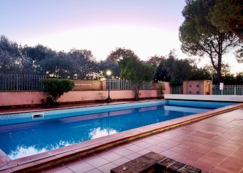 Piscina - Villa Montemarciano - foto 11