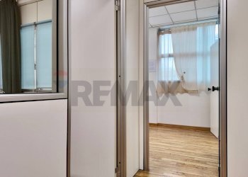 Hall / corridoio - Trilocale Via Maggini
 
55, Ancona - foto 36